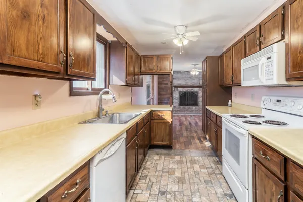 $249,900 | 1501 North Clydesdale Drive, Hutchinson, KS 67501