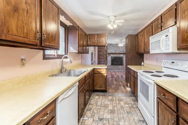 $249,900 | 1501 North Clydesdale Drive, Hutchinson, KS 67501