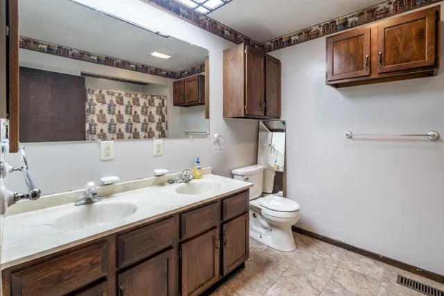 $249,900 | 1501 North Clydesdale Drive, Hutchinson, KS 67501