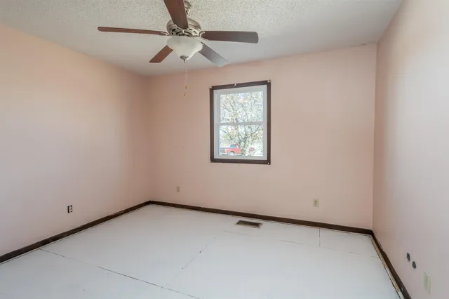 $249,900 | 1501 North Clydesdale Drive, Hutchinson, KS 67501