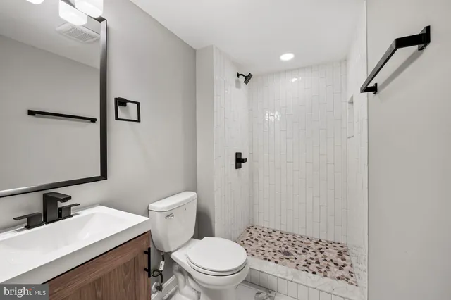 a view of an outdoor space