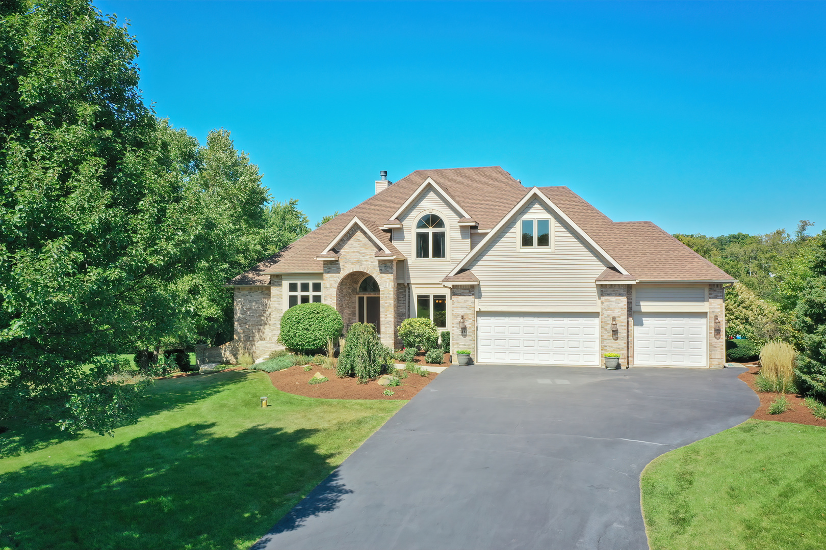 3414 Forest Ridge Drive Spring Grove, IL 60071 - Photo 2 of 62 Gallery Image 2
