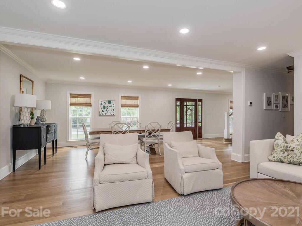 6112 Sharon Acres Road Charlotte, NC 28210 - Photo 4 of 26 Gallery Image 4