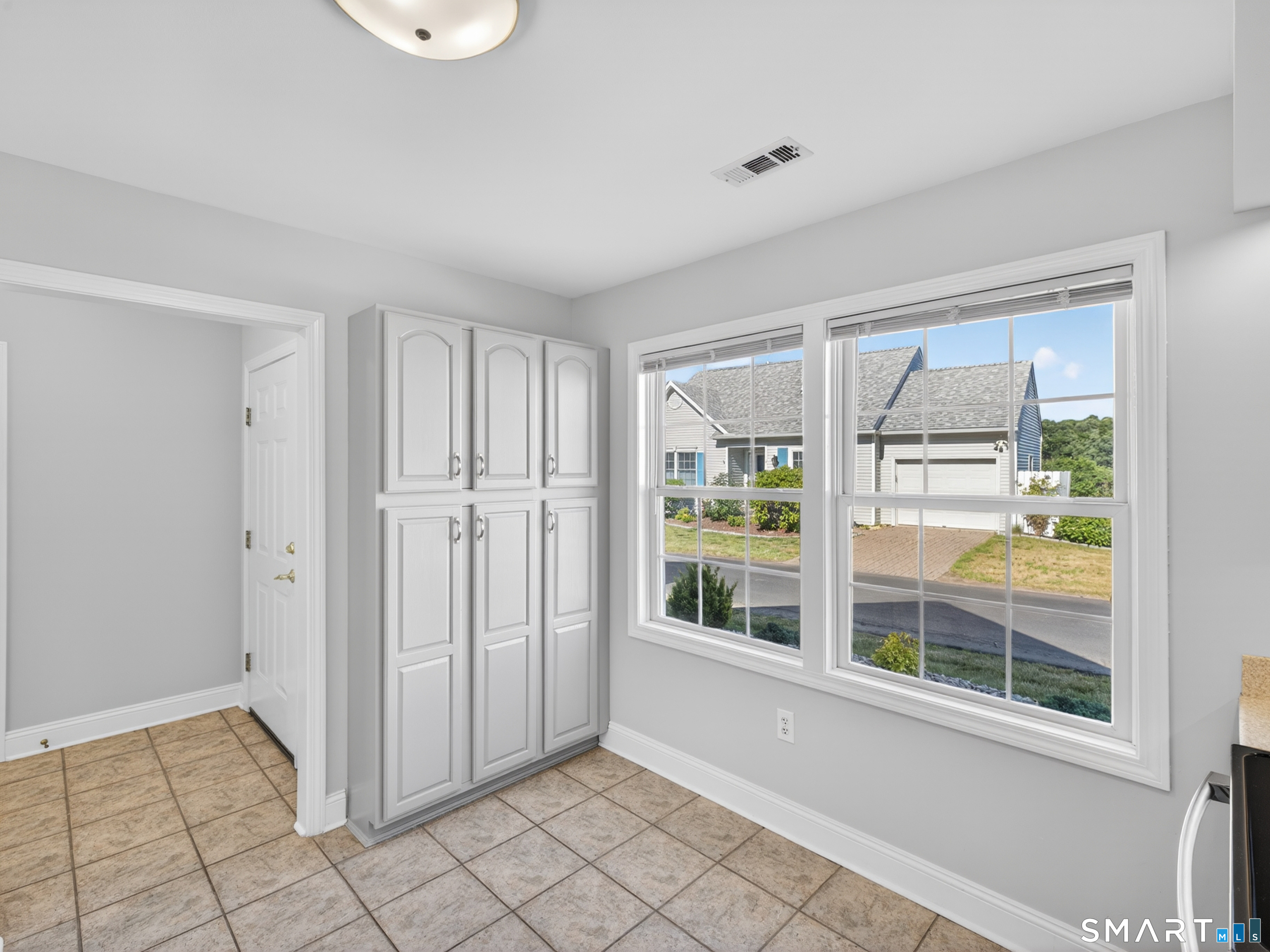 15 Silverbrook Lane, Unit 15 Clinton, CT 06413 - Photo 4 of 40