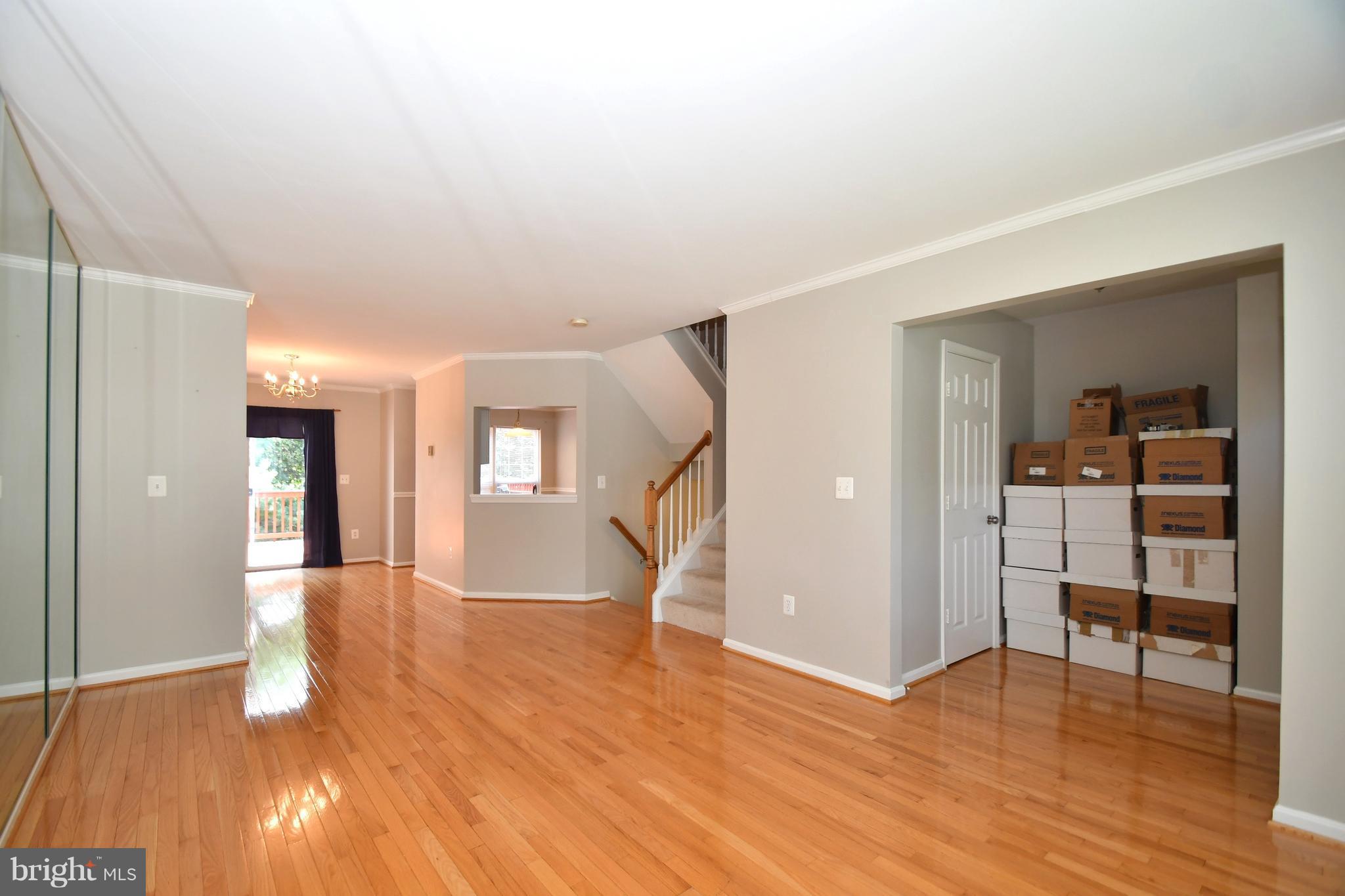 808 Brickston Road Reisterstown, MD 21136 - Photo 5 of 30 Living Room