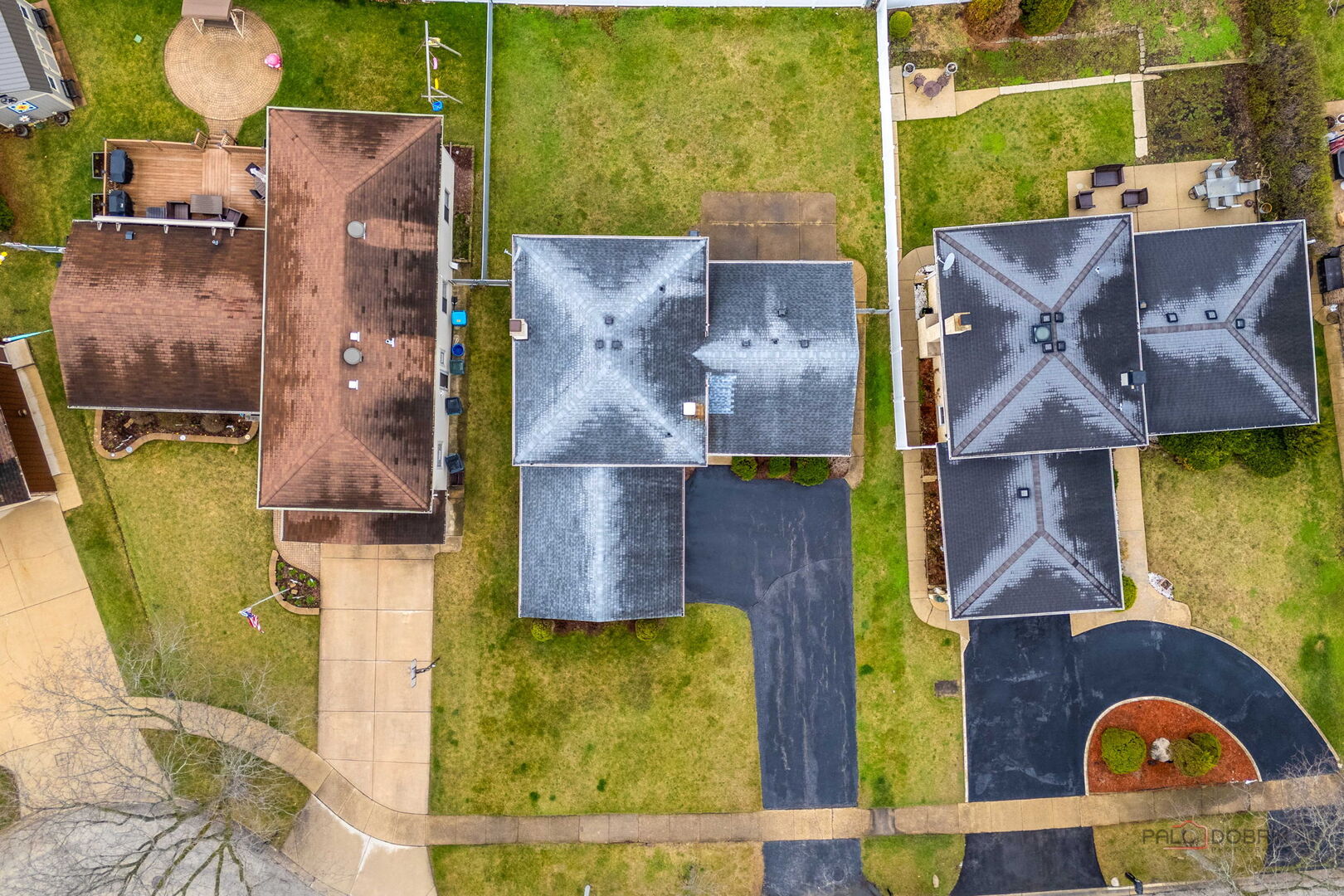 1124 Anvil Court Addison, IL 60101 - Photo 40 of 43 an aerial view of houses with outdoor space