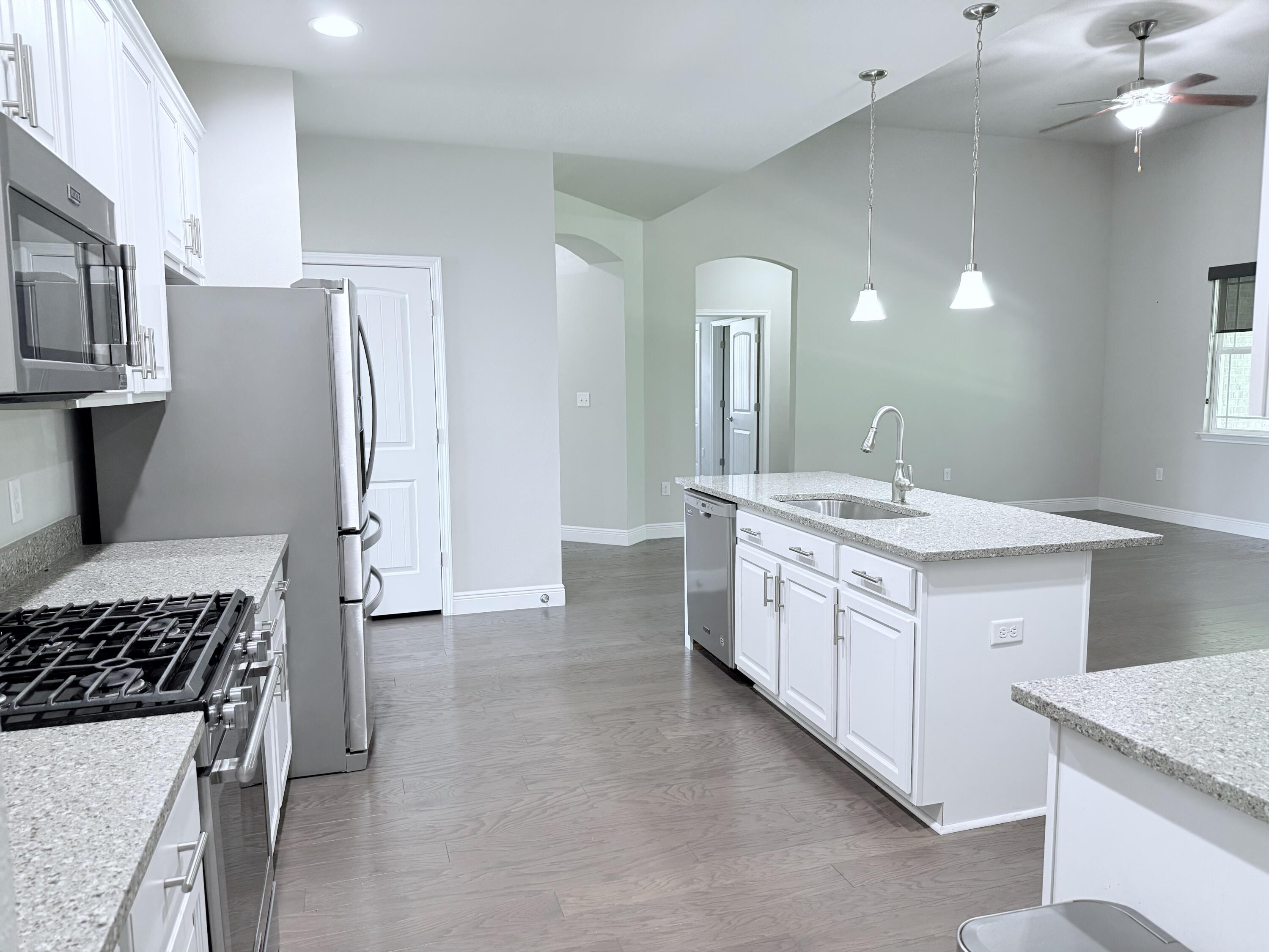 466 Brighton Cove Freeport, FL 32439 - Photo 4 of 37 steel25