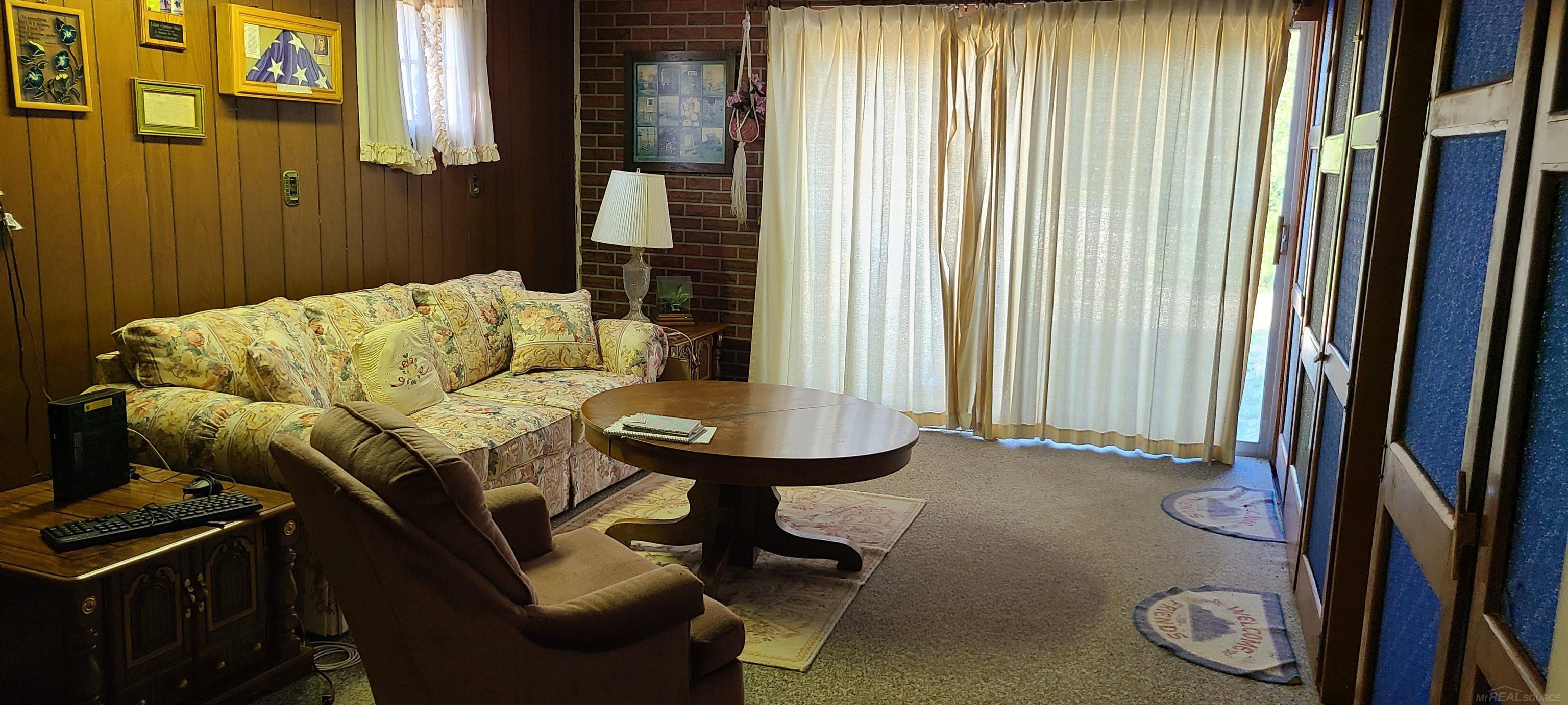 5985 Lakeshore Road Lexington, MI 48450 - Photo 13 of 38 FAMILY ROOM
