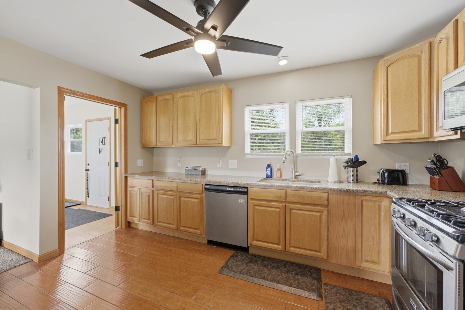 2808 West 3rd Street Coal Valley, IL 61240 - Photo 8 of 19