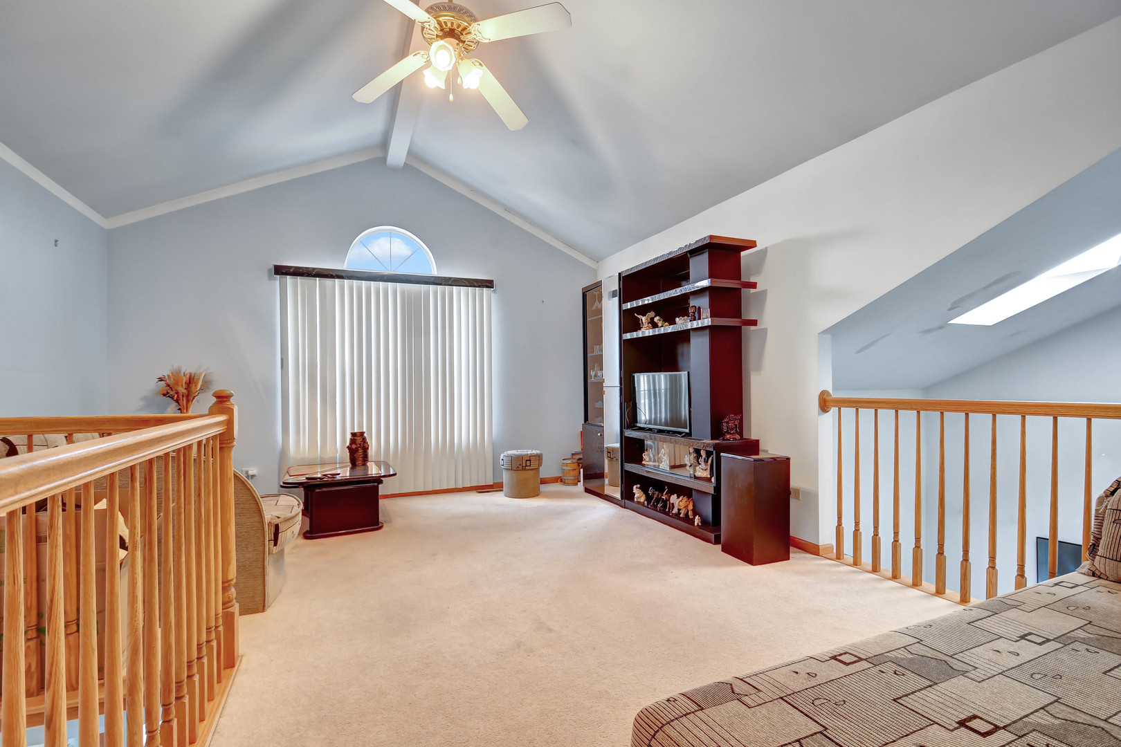 7420 Maple Drive Justice, IL 60458 - Photo 8 of 18 a bed room with a bed and a tv