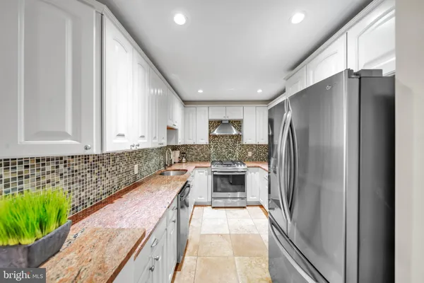 $349,000 | 5101 River Road, Unit 1904, Bethesda, MD 20816