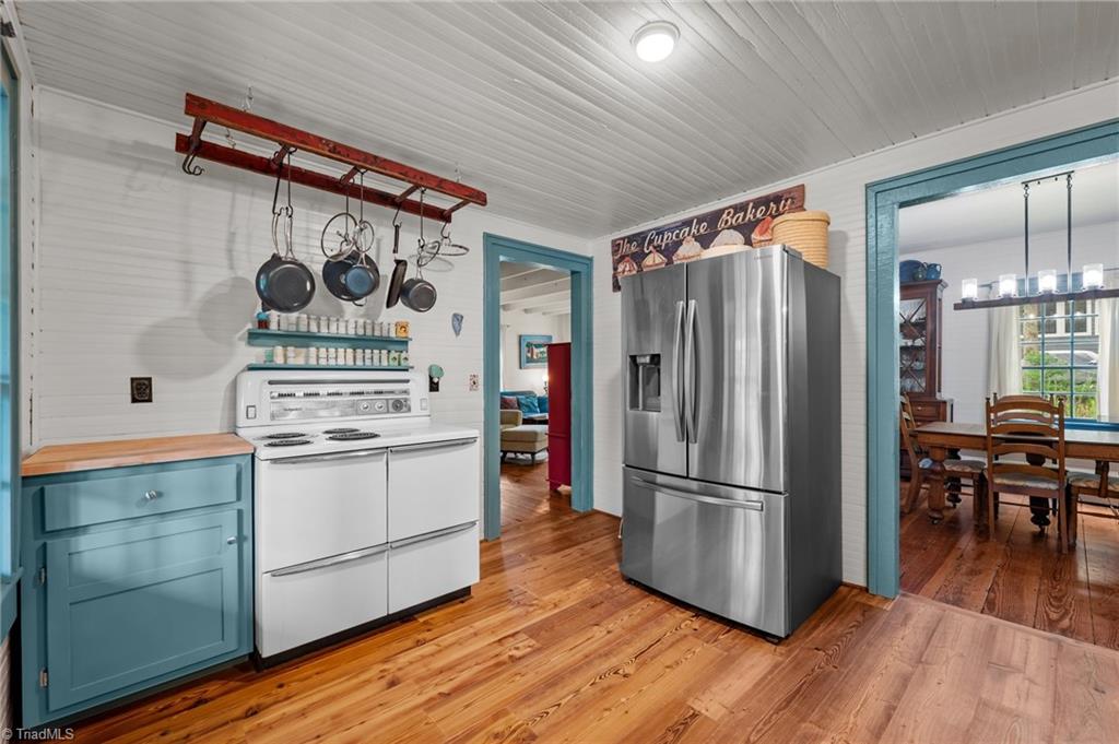 2409 Hodges Road Burlington, NC 27217 - Photo 12 of 45 Kitchen