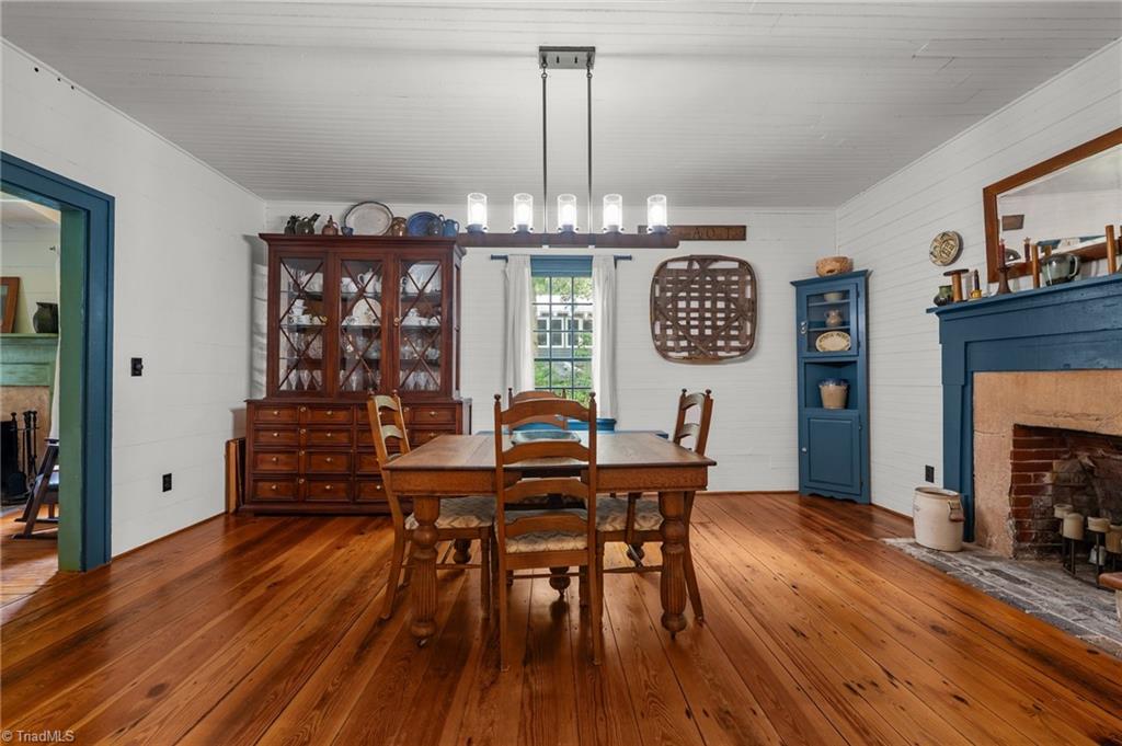 2409 Hodges Road Burlington, NC 27217 - Photo 14 of 45 Dining Room