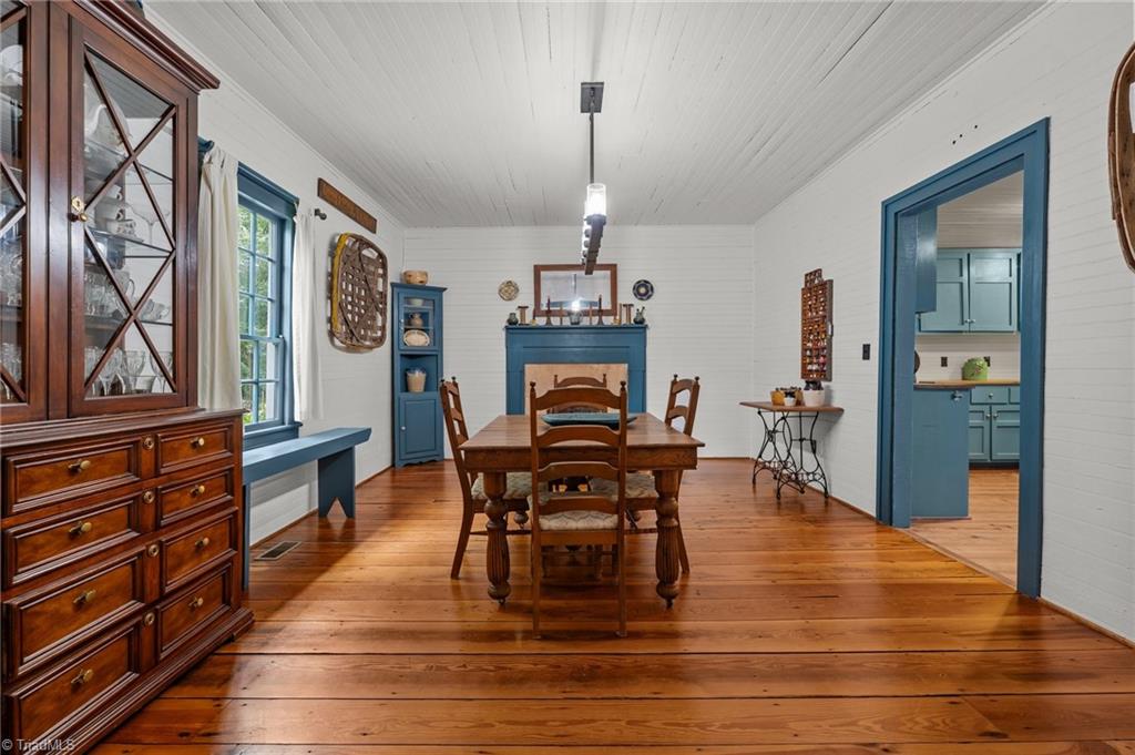 2409 Hodges Road Burlington, NC 27217 - Photo 15 of 45 Dining Room
