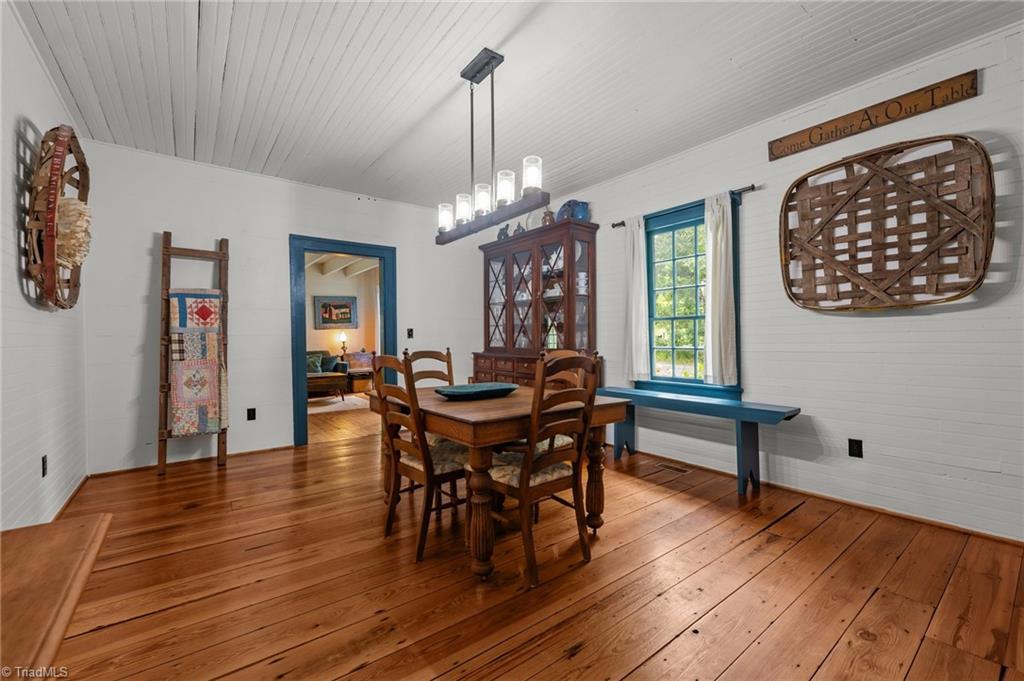 2409 Hodges Road Burlington, NC 27217 - Photo 16 of 45 Dining Room