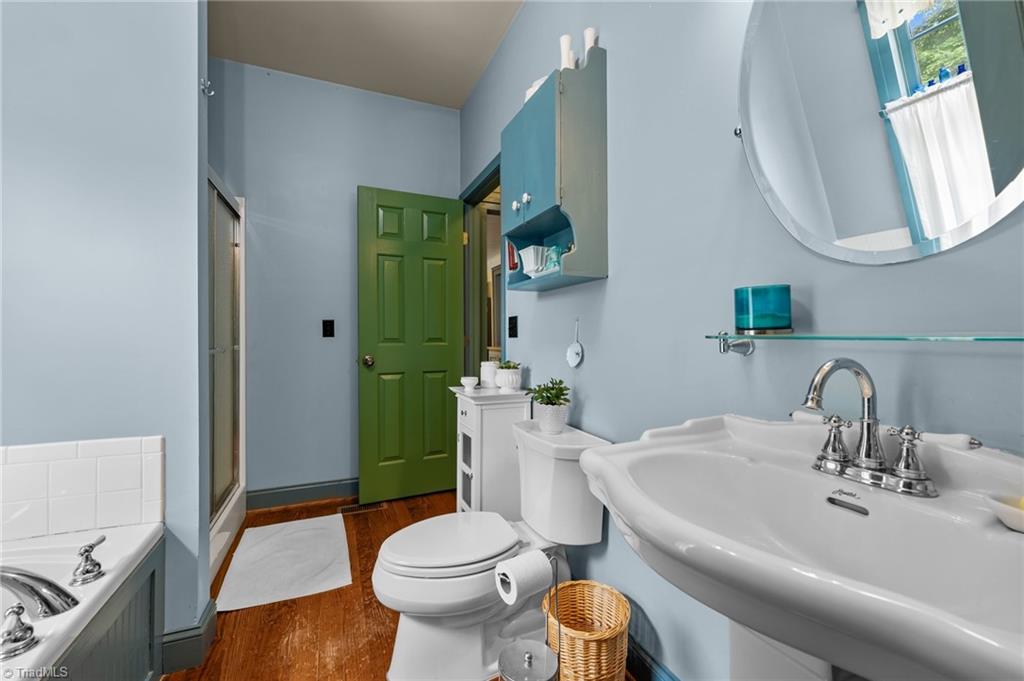 2409 Hodges Road Burlington, NC 27217 - Photo 25 of 45 Bathroom