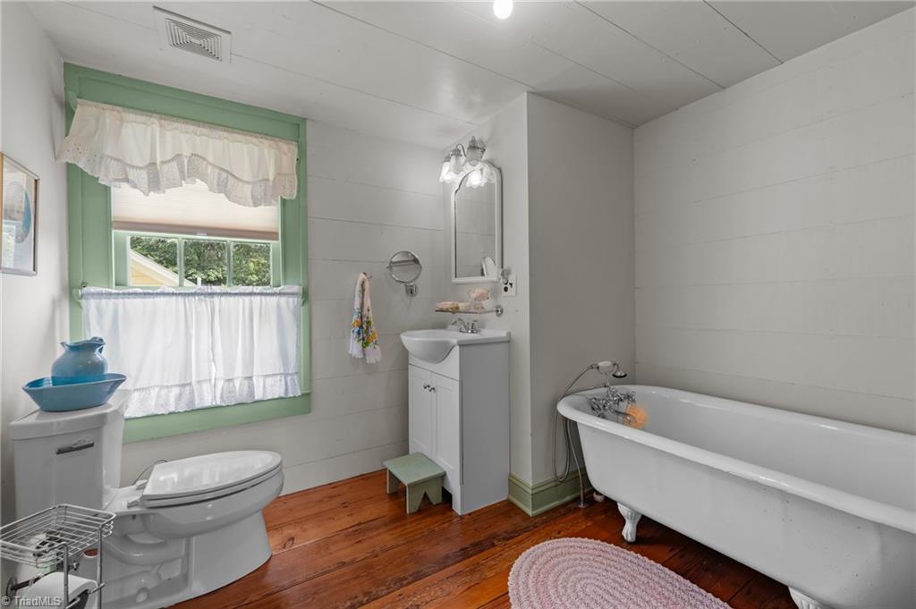 2409 Hodges Road Burlington, NC 27217 - Photo 29 of 45 Upstairs Bathroom