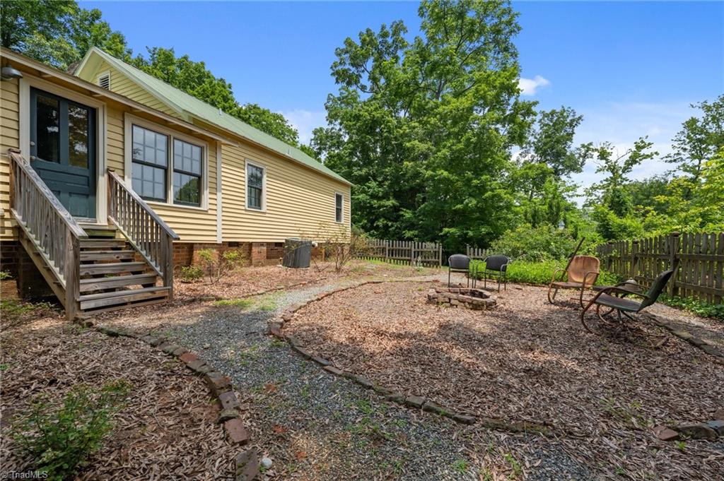 2409 Hodges Road Burlington, NC 27217 - Photo 35 of 45 Gardening Area/Side Yard