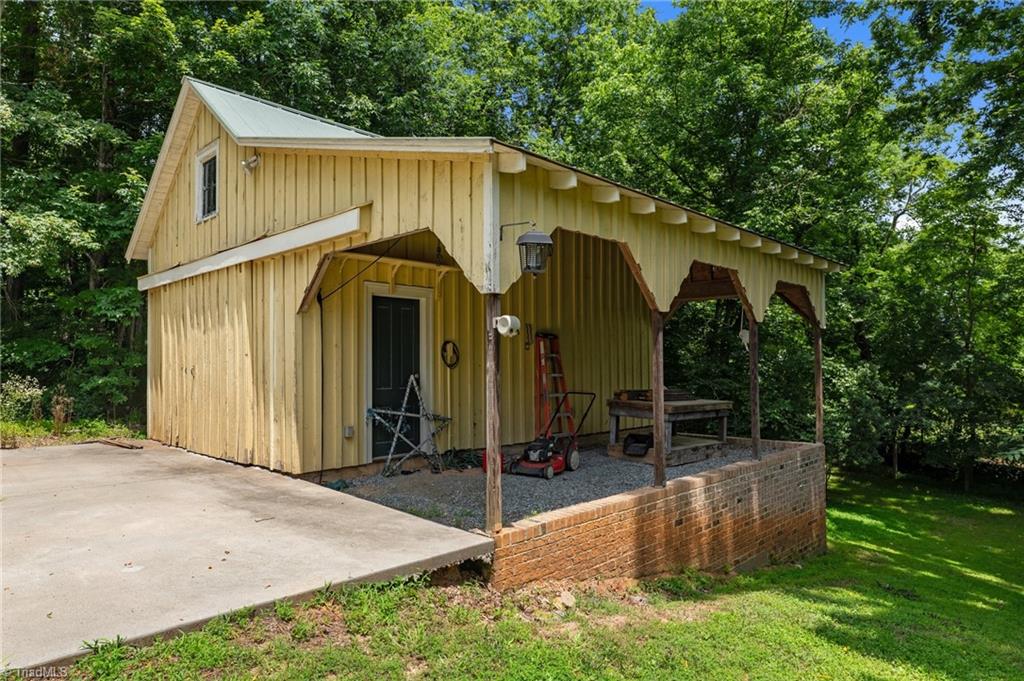 2409 Hodges Road Burlington, NC 27217 - Photo 40 of 45 24'x16' Workshop with 10' Leanto