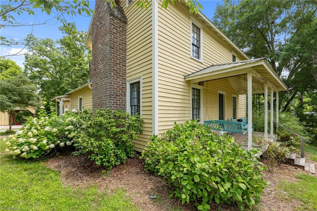 2409 Hodges Road Burlington, NC 27217 - Photo 42 of 45 Front Porch