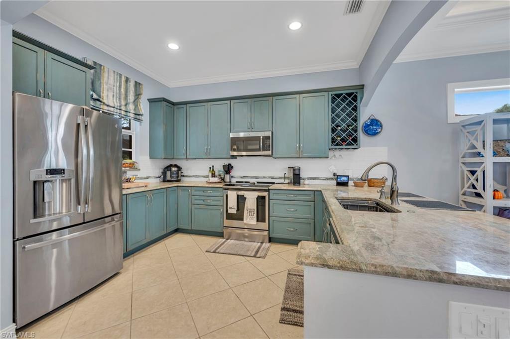 3577 Corinthian Way Naples, FL 34105 - Photo 4 of 26