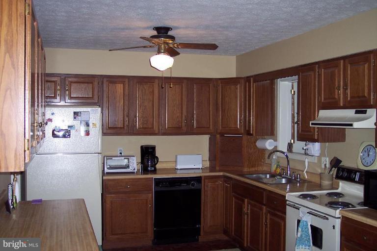 2416 Mt Ventus Road Glen Arm, MD 21057 - Photo 6 of 11 Kitchen