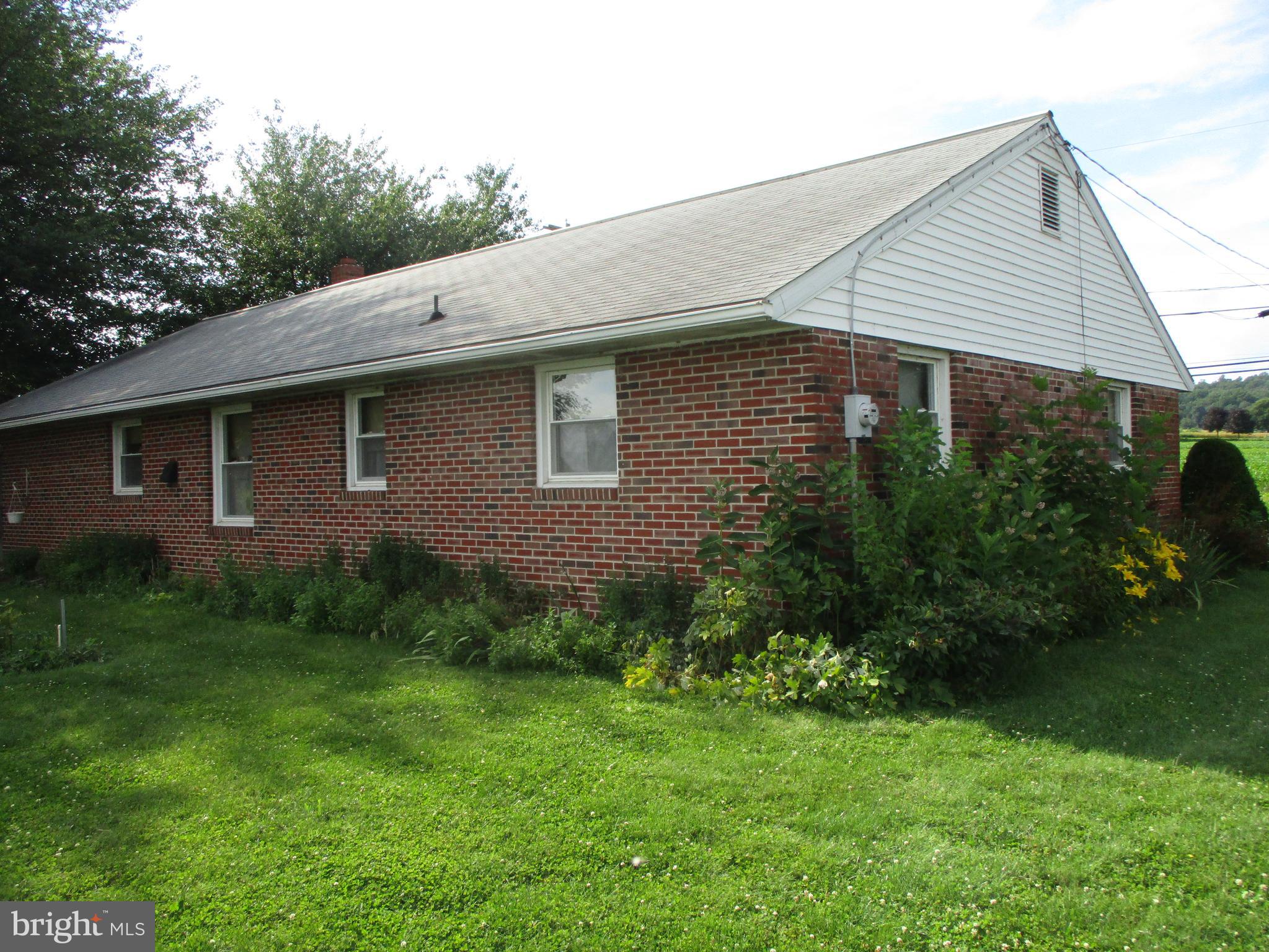 103 Hahnstown Road Ephrata, PA 17522 - Photo 2 of 5 Gallery Image 2