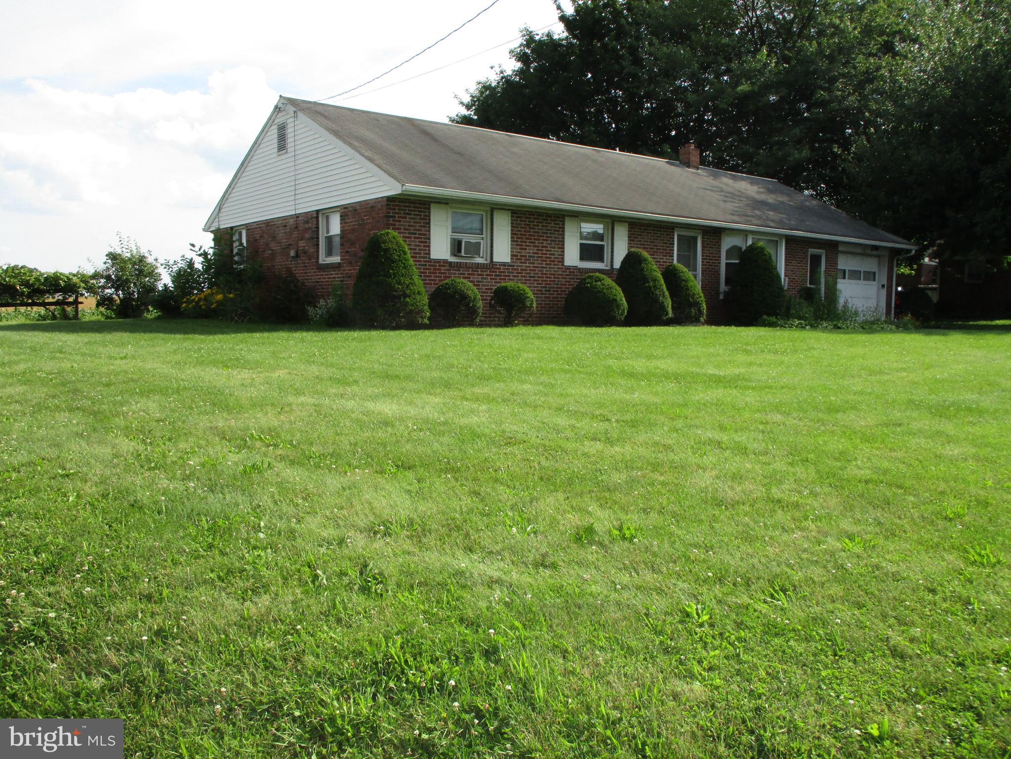 103 Hahnstown Road Ephrata, PA 17522 - Photo 4 of 5 Gallery Image 4