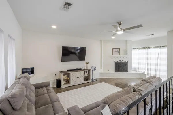 $619,000 | 181 East Laguna Drive, Tracy, CA 95376