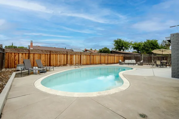 $619,000 | 181 East Laguna Drive, Tracy, CA 95376