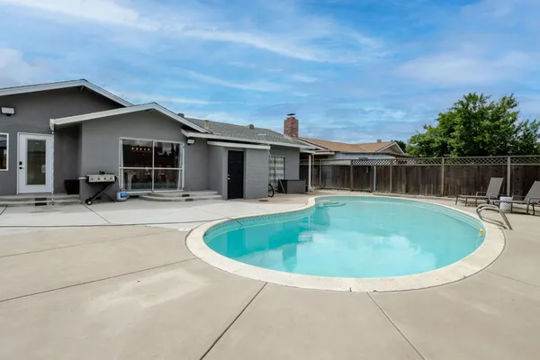 $619,000 | 181 East Laguna Drive, Tracy, CA 95376