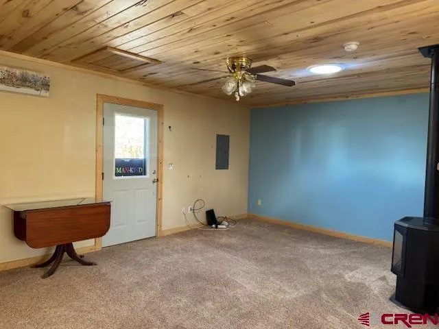 a view of a livingroom with furniture