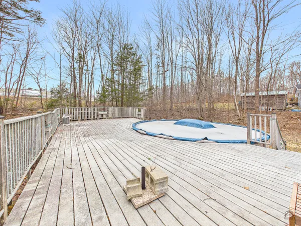 $299,900 | 20 Pinewood Drive, Wiscasset, ME 04578