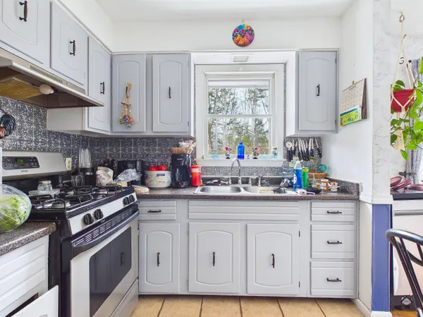 $299,900 | 20 Pinewood Drive, Wiscasset, ME 04578