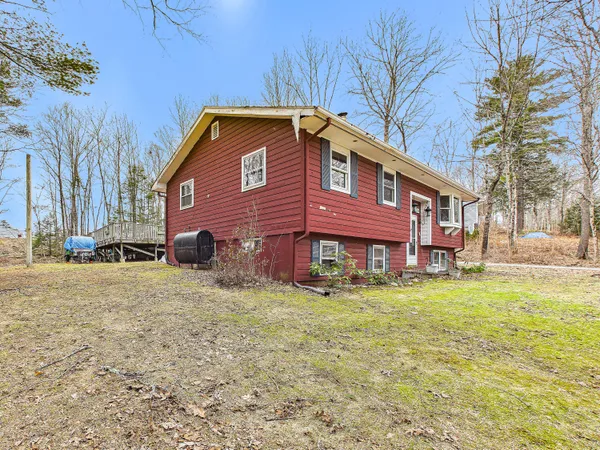 $299,900 | 20 Pinewood Drive, Wiscasset, ME 04578