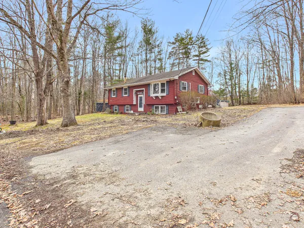 $299,900 | 20 Pinewood Drive, Wiscasset, ME 04578