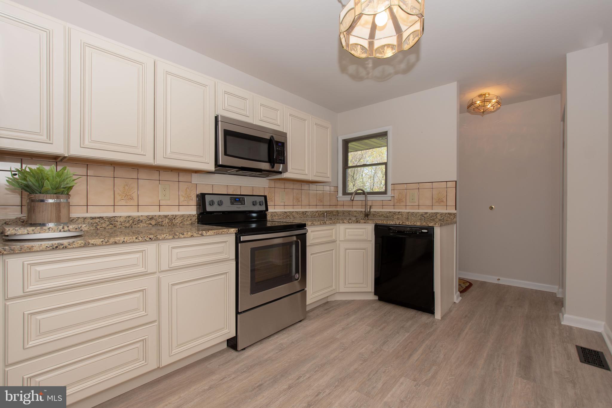 225 Virginia Avenue Baltimore, MD 21221 - Photo 10 of 47 Gallery Image 10