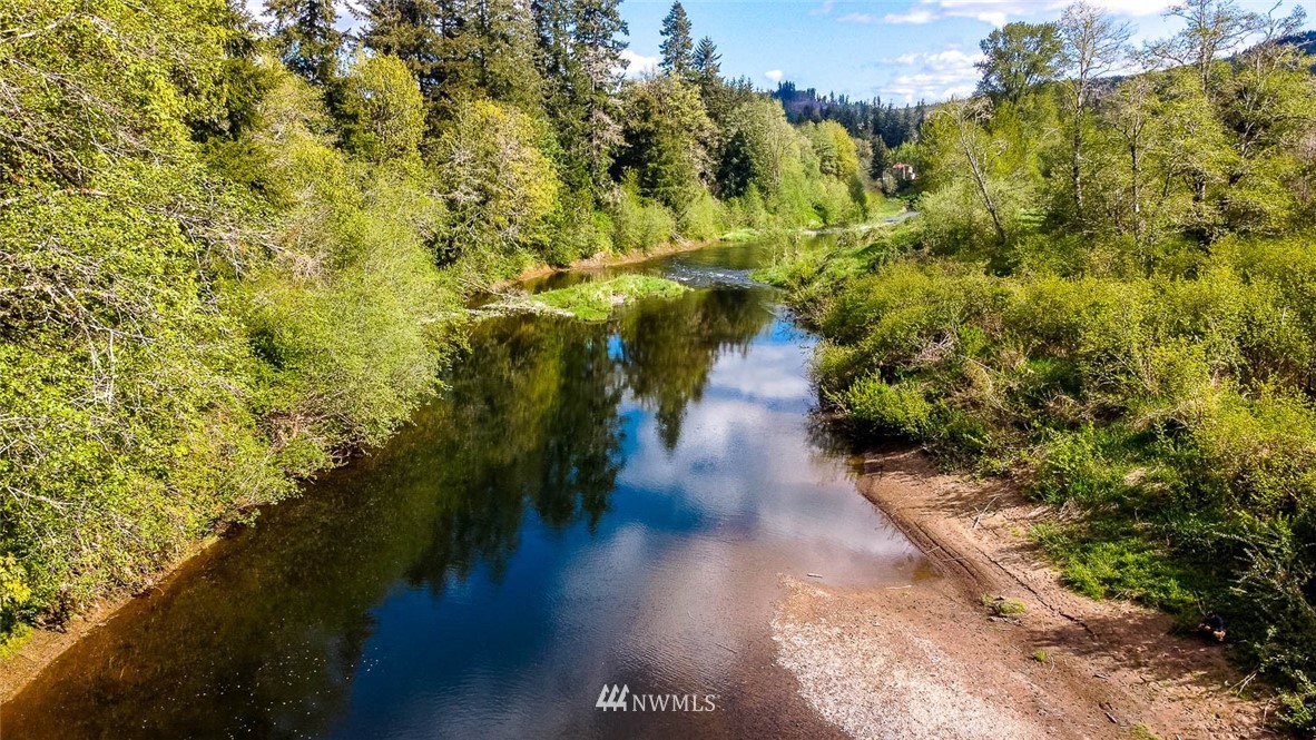 4 State Route 6 Chehalis, WA 98532 - Photo 1 of 38 a view of a lake with outside space