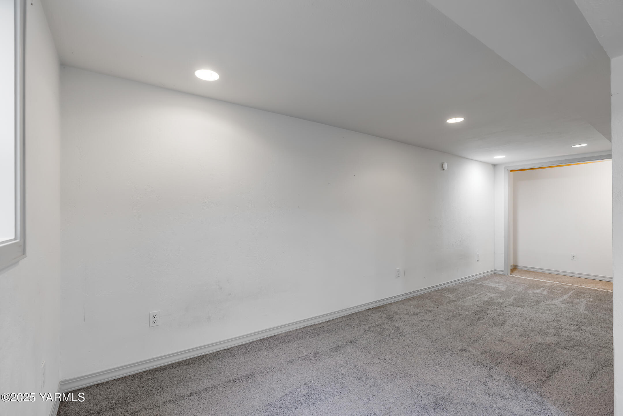 1891 North Wenas Road Selah, WA 98942 - Photo 19 of 27 a view of an empty room