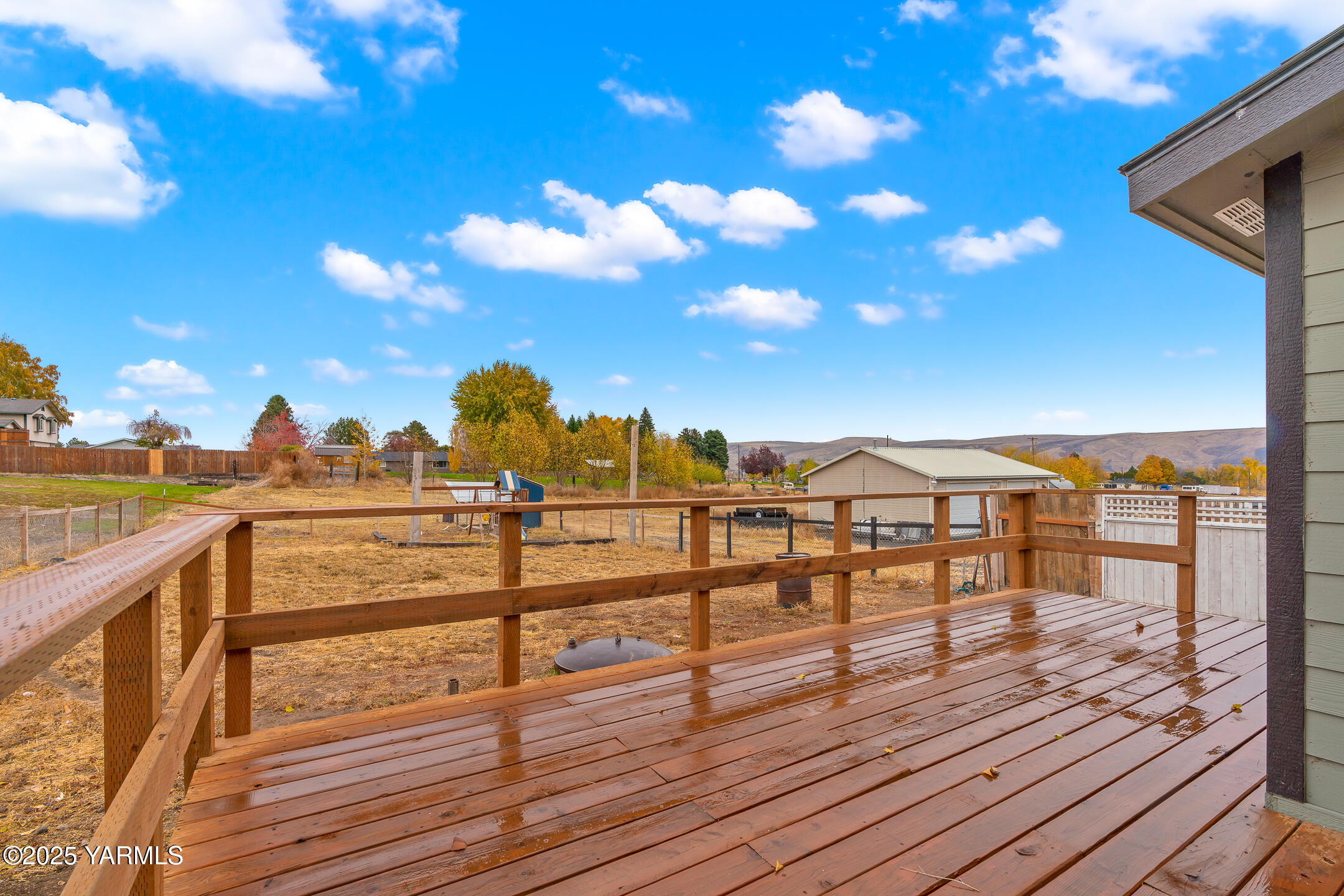 1891 North Wenas Road Selah, WA 98942 - Photo 24 of 27 a view of outdoor space with seating area