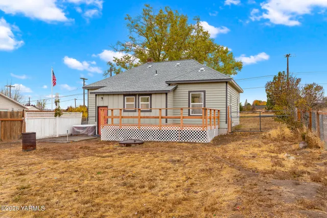 a house view with a swimming pool