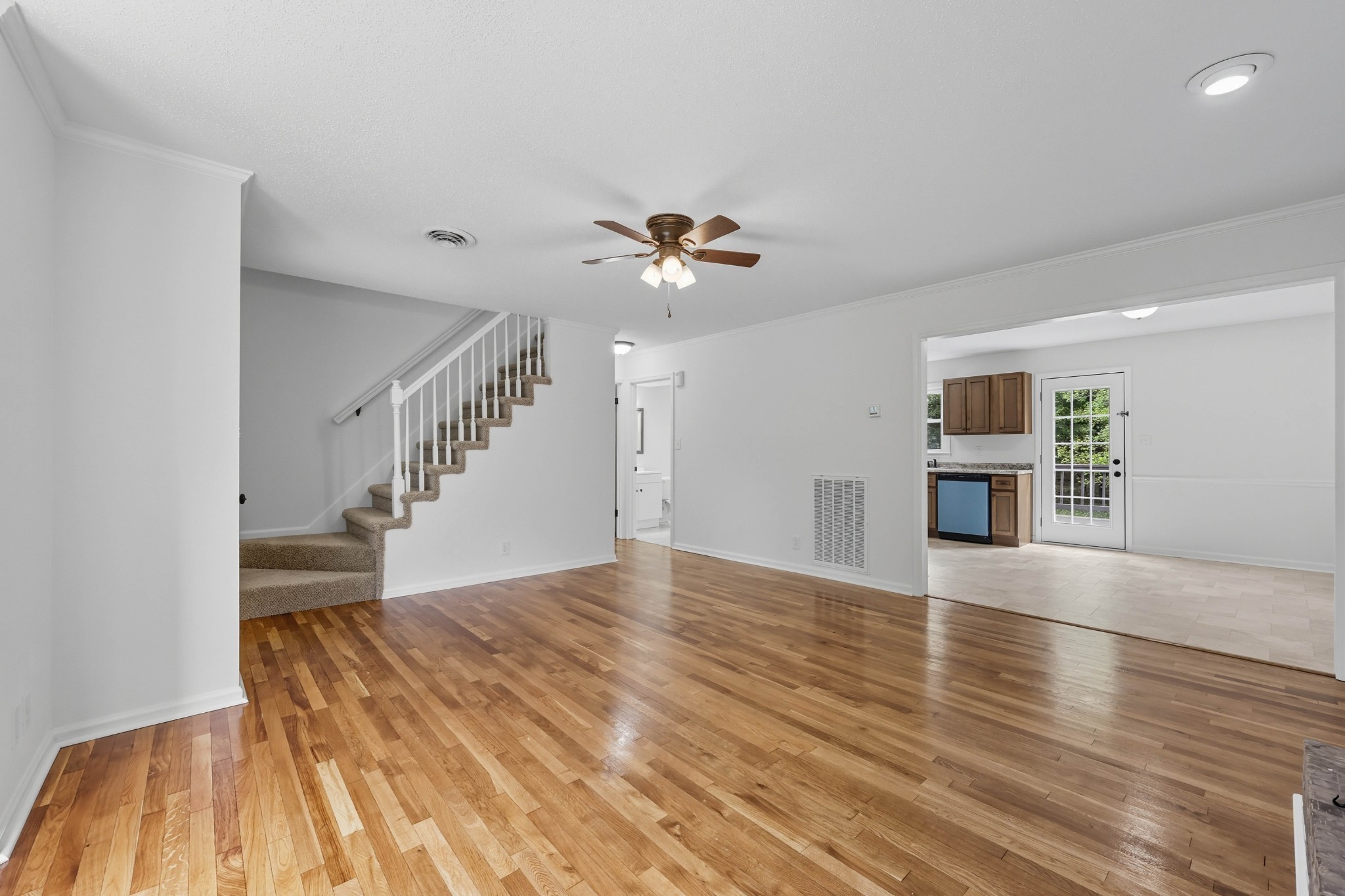 1307 Sun Valley Road Clarksville, TN 37040 - Photo 11 of 40 Gallery Image 11