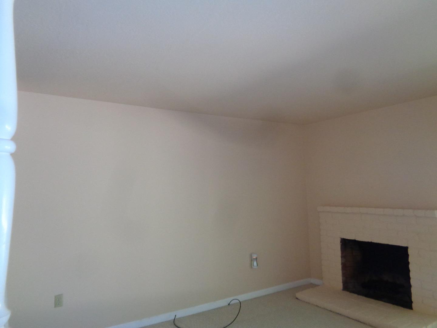 127 Dogwood Place San Ramon, CA 94583 - Photo 4 of 10 a room with a fireplace