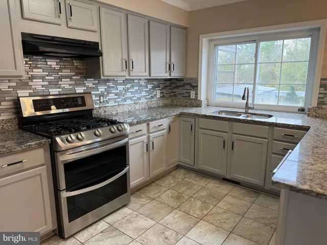 $2,800 | 16820 Jed Forest Lane, Woodbridge, VA 22191