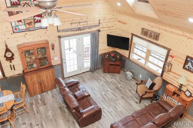 $420,000 | 15785 Commander Drive, Dixon, MO 65459