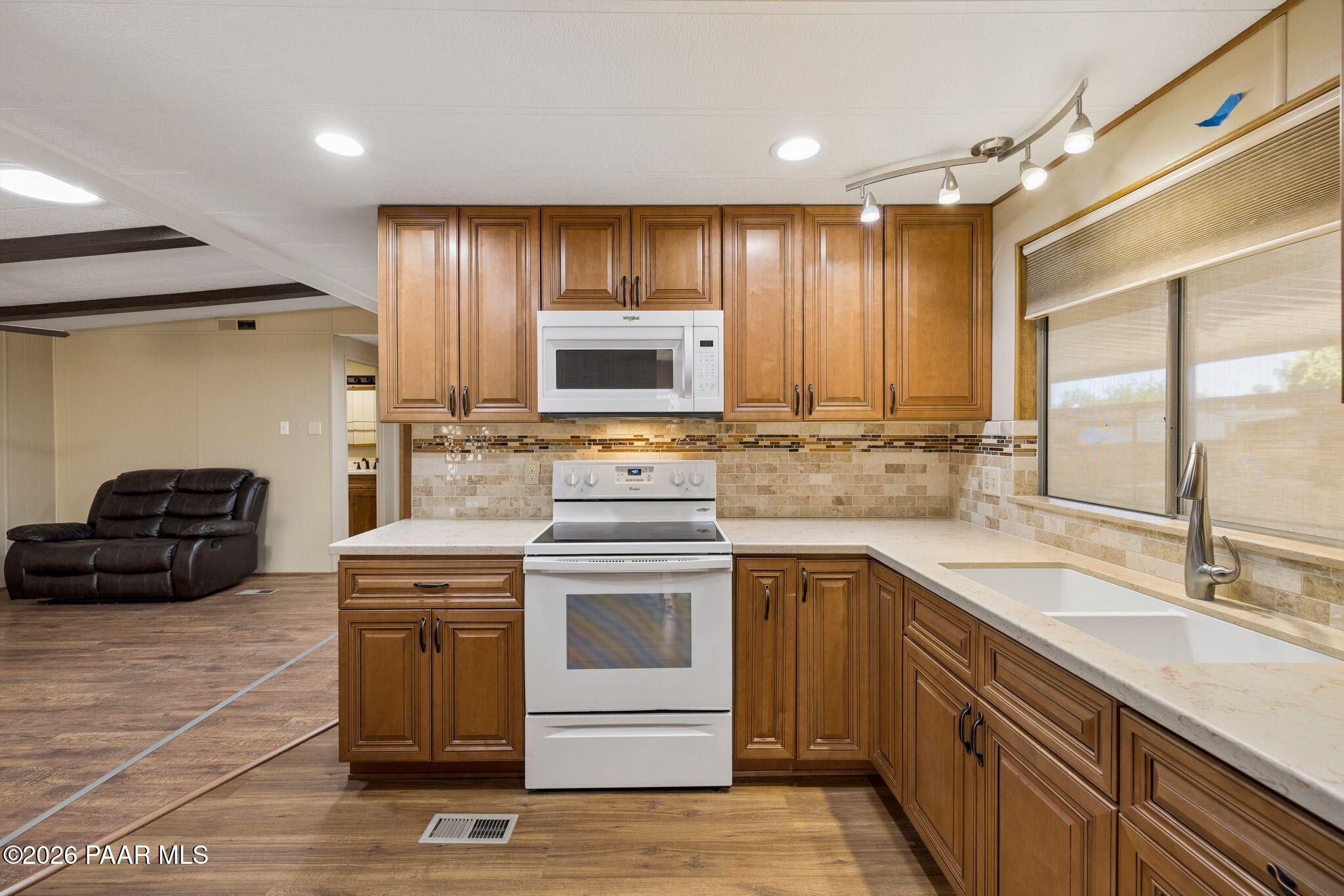 17441 East Bob White Road Mayer, AZ 86333 - Photo 13 of 30 Kitchen