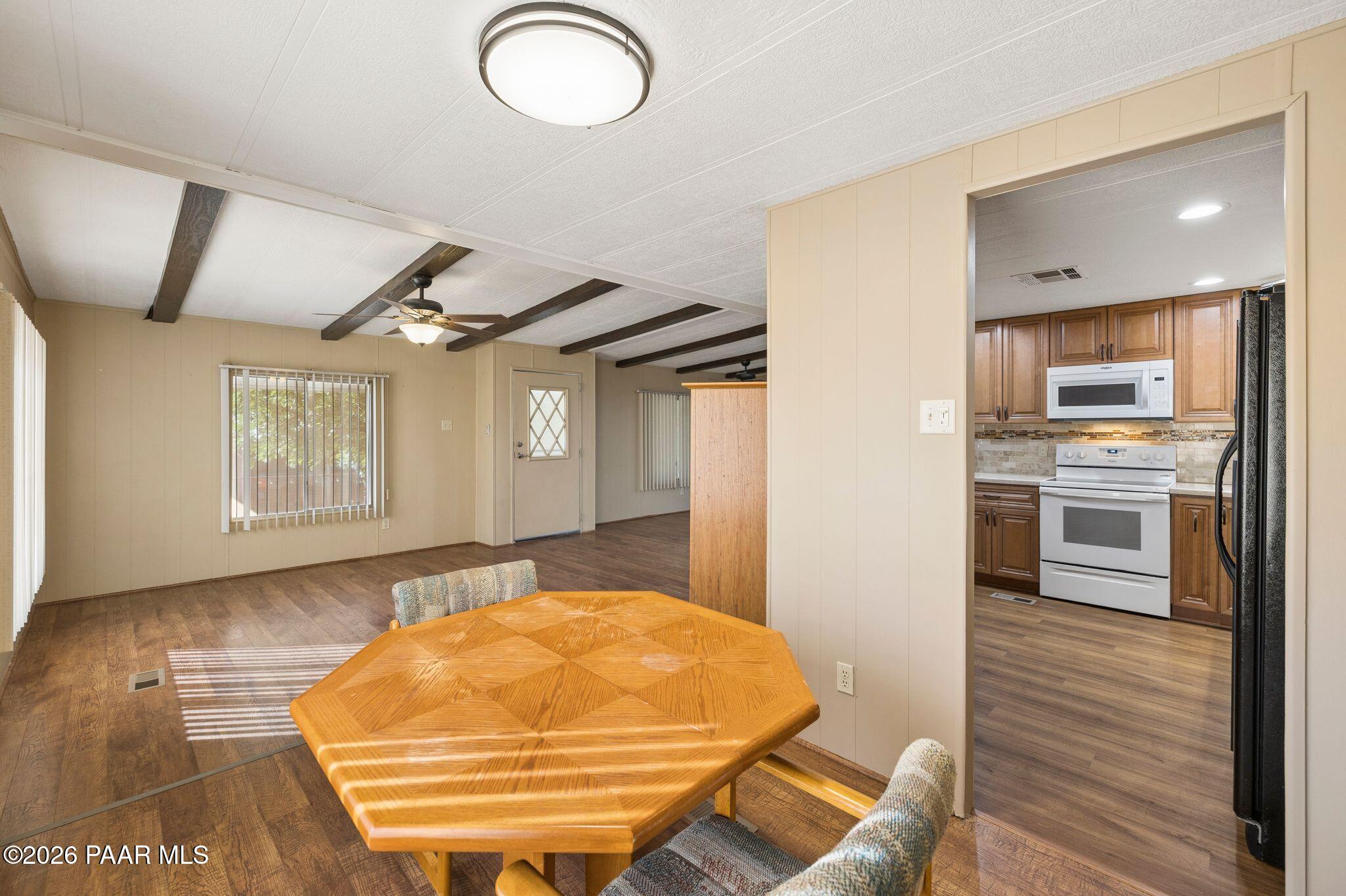 17441 East Bob White Road Mayer, AZ 86333 - Photo 10 of 30 BreakfastNook