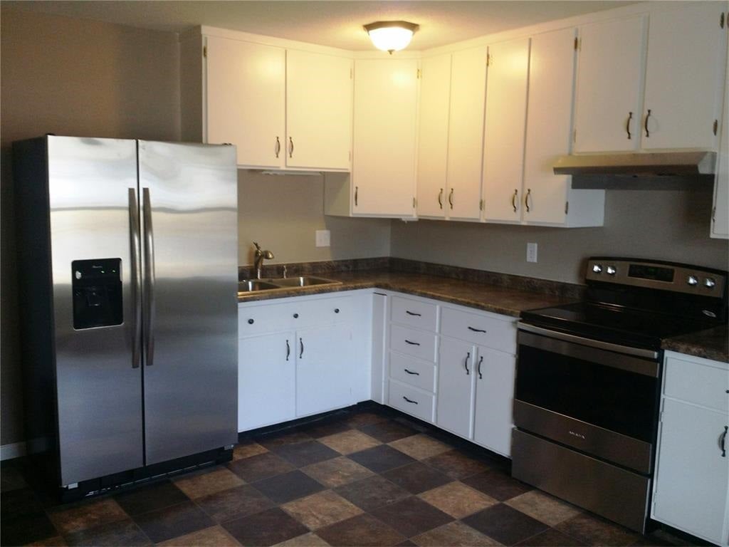 412 Cherry Hill Road Southwest Cedar Rapids, IA 52404 - Photo 1 of 21 Gallery Image 1