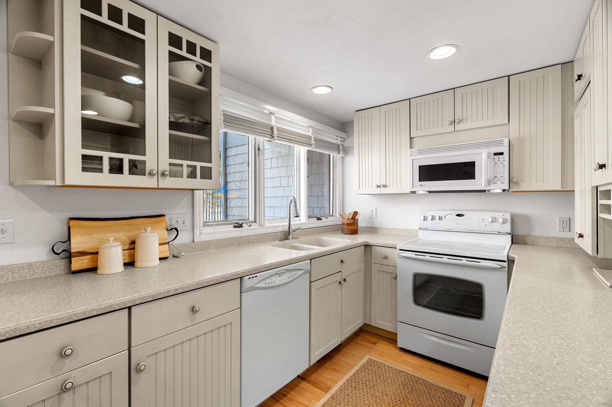 23 Cusack Road, Unit 15 Hampton, NH 03842 - Photo 13 of 38