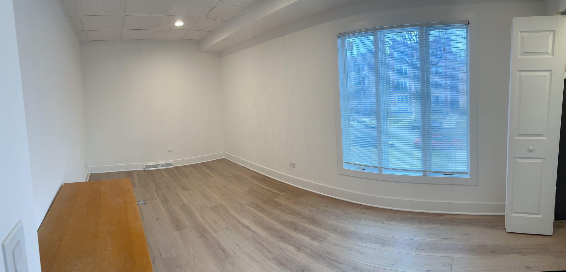 1930 Sherman Avenue, Unit 1N Evanston, IL 60201 - Photo 10 of 20 an empty room with window